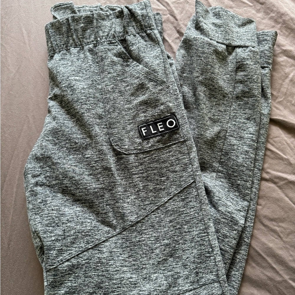 Fleo Gray Athletic Wear